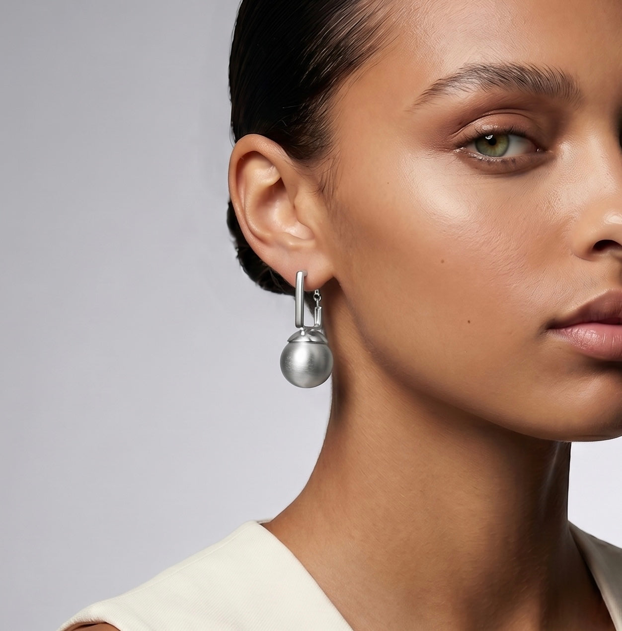 Brushed Mood Silver Orbit Earrings