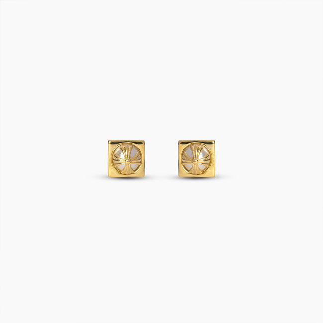 Nova Pearl Stud Earrings