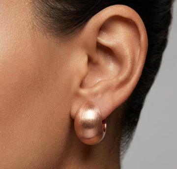 Brushed Mood Huggie Earrings