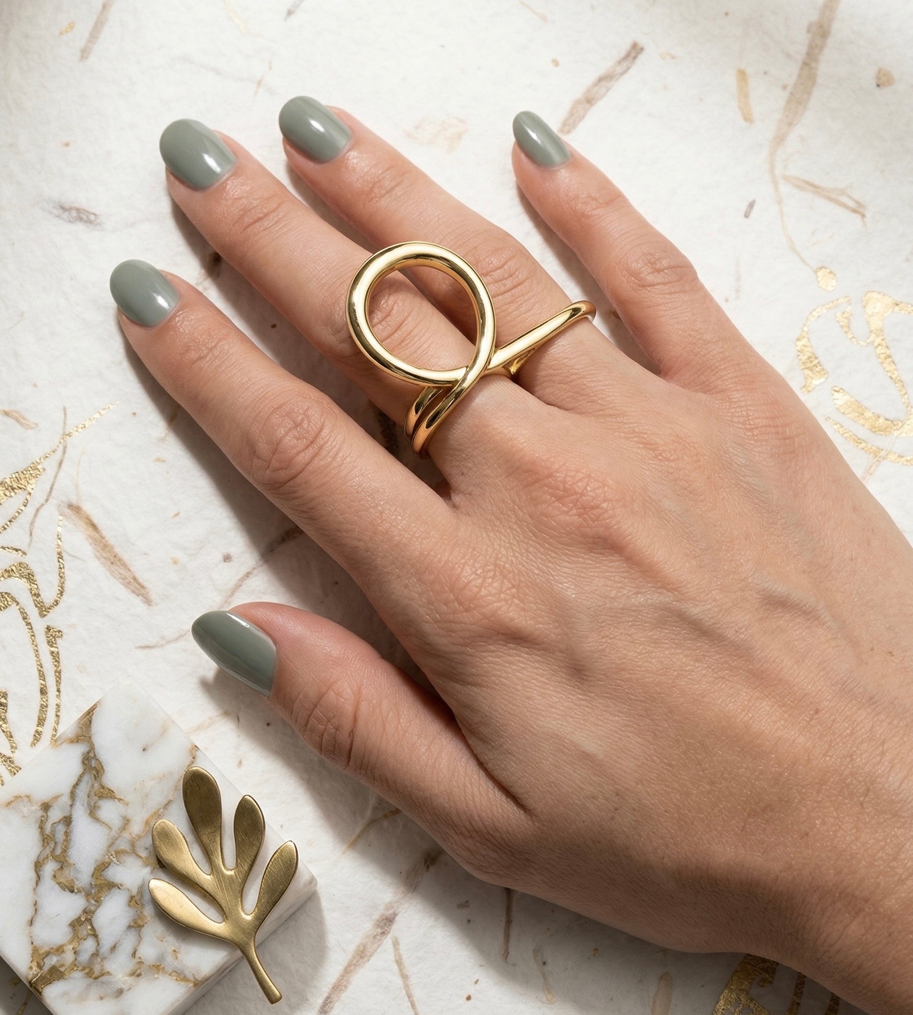 Gold Linear Flow Band Ring