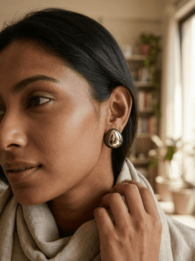 Midnight Gaze Earrings